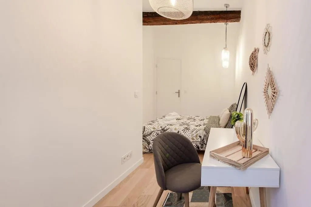 Apartment L10 Central Suite 2 Bedrooms Old Nice Wifi 3Mins Sea